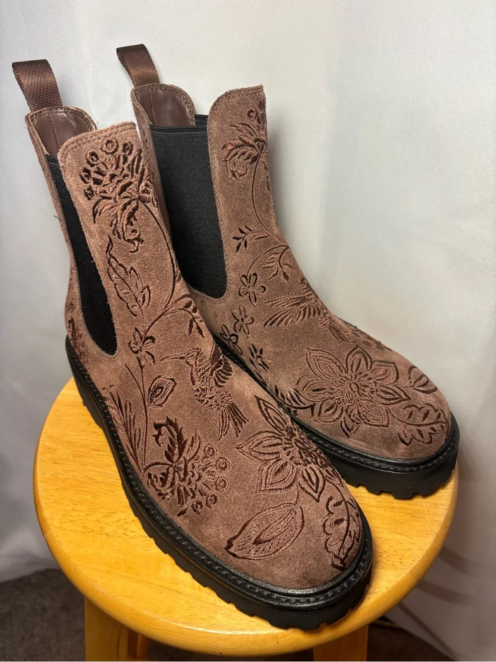 Johnny Was Bluma Embroidered Chelsea Boots Chocolate Brown 8.5 NWOT Embroidered